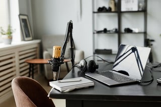 empty-podcast-room-background-2021-12-09-20-03-38-utc